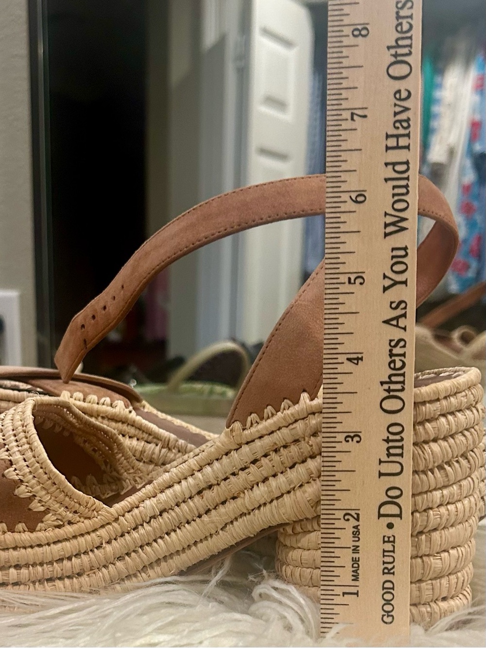 Tory Burch size 8.5 women’s platform / wedge sandal heels EUC - Picture 9 of 9